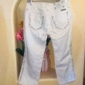 Miss Me Capri Jeans Size 26 – White Rhinestone Stitch Detail